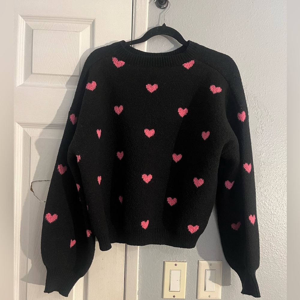 SHEIN Black and Pink Crew Neck Sweater with Heart Pattern